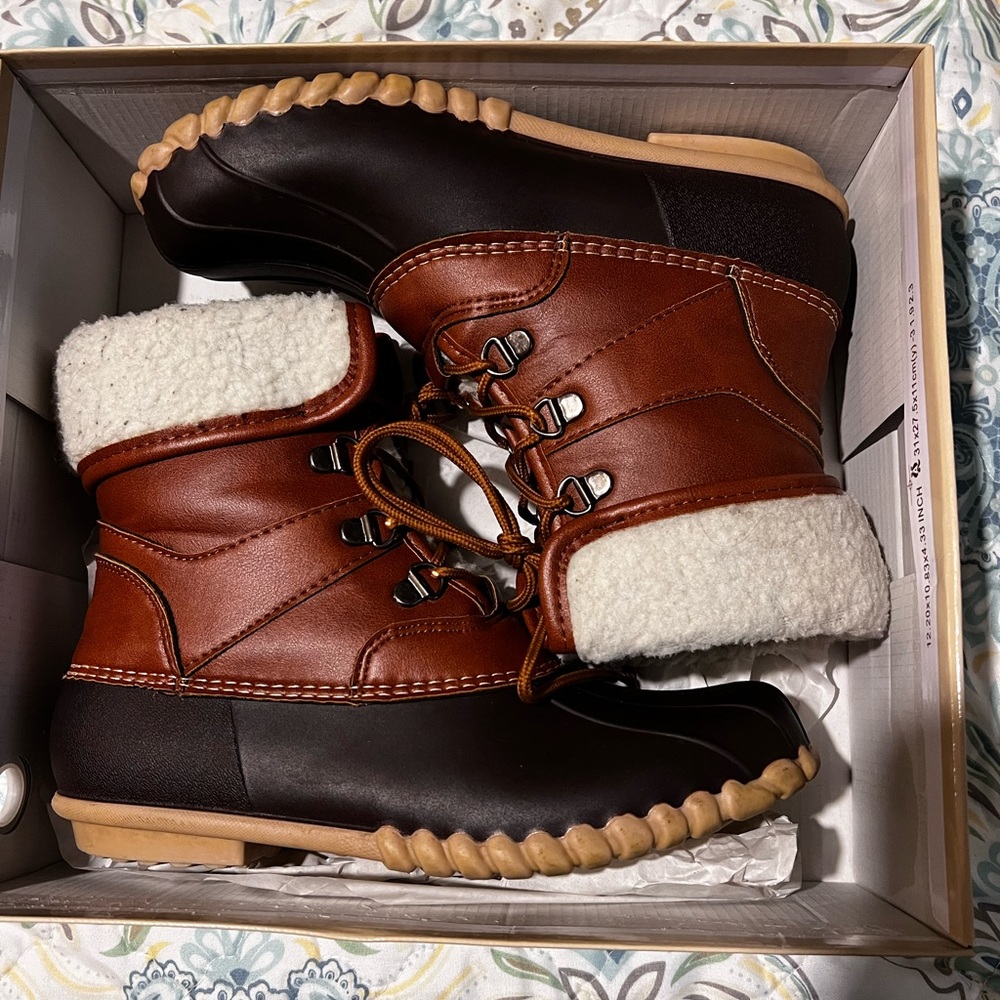 Women’s 7 - Sherpa Lined Duck Boots 🦆